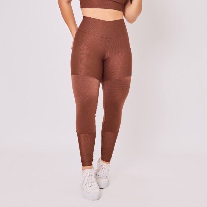 Calça com Bolsos Laterais e Recortes Penélope