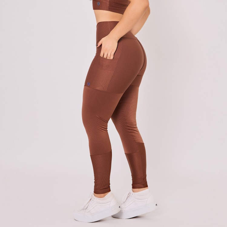 Calça com Bolsos Laterais e Recortes Penélope