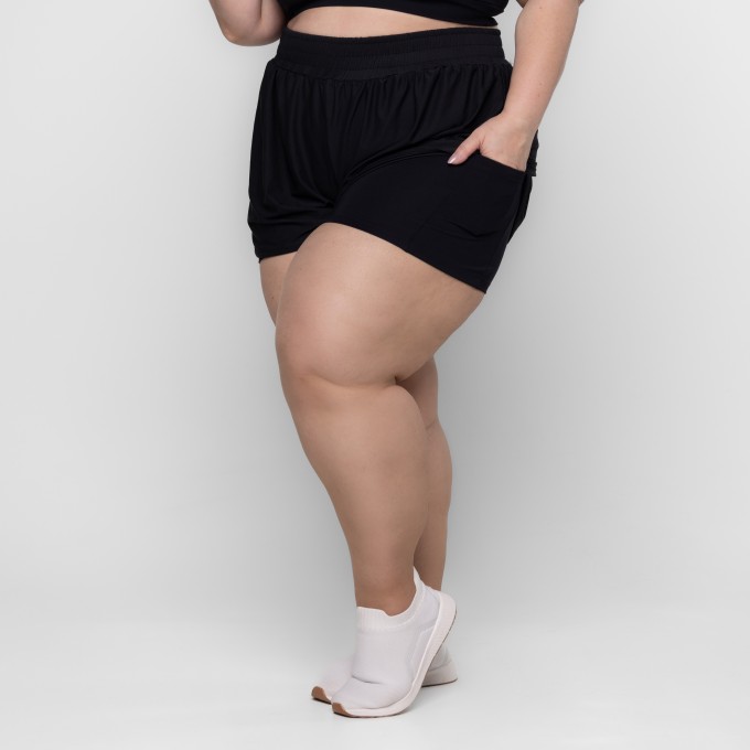 Short Fitness Plus Size Samanta Com Sobreposição e Bolsos Keep Move