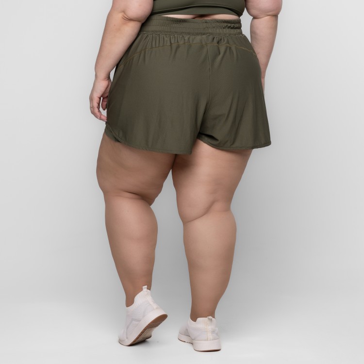 Short Fitness Plus Size Samanta Com Sobreposição e Bolsos Keep Move