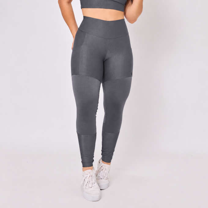 Calça com Bolsos Laterais e Recortes Penélope