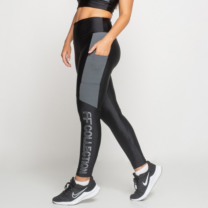 Calça Metalizada com Silk Personalizado e Bolsos Laterais Beyonce