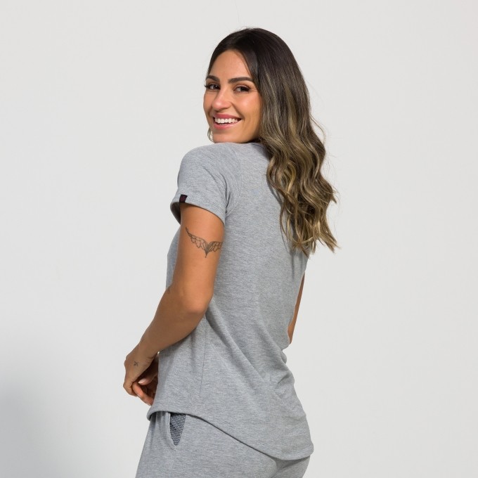 Blusa Victoria Gola em V de Moletim