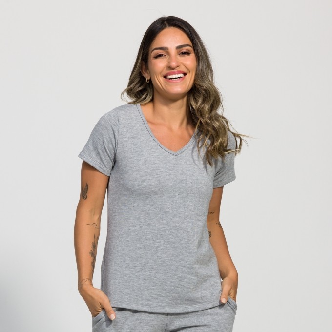Blusa Victoria Gola em V de Moletim