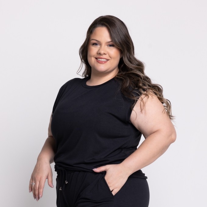 Regata Naomi Plus Size em Suede liso