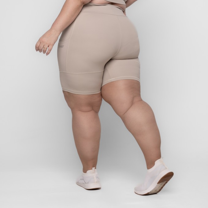 Bermuda Plus Size Ciclista com Bolsos Laterais Jolie