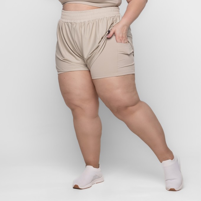 Short Fitness Plus Size Samanta Com Sobreposição e Bolsos Keep Move