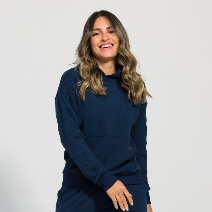 Casaco Giulia com Capuz e Bolso Canguru.