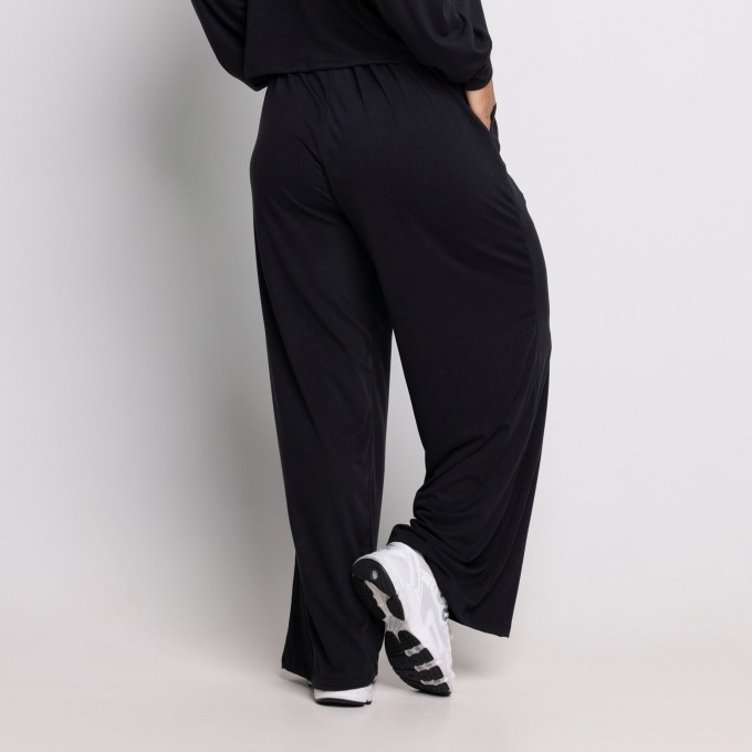 Calça Paola em Suede