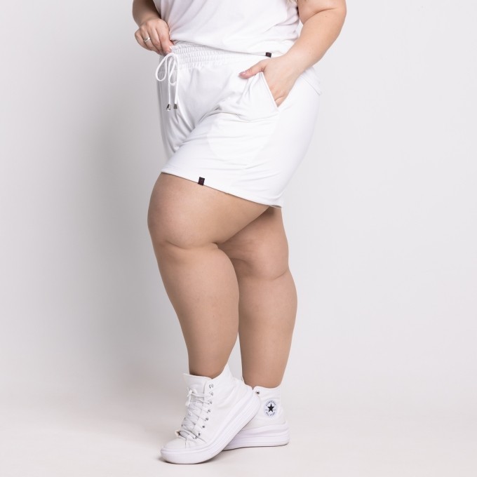Short Cloe Plus Size em Suede
